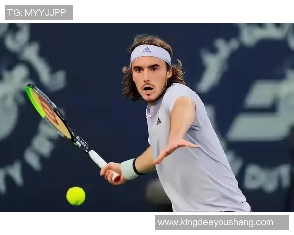 三种状态下的足球球星:巅峰时期、低谷挑战与重生之路 三种状态下的足球球星:巅峰时期、低谷挑战与重生之路